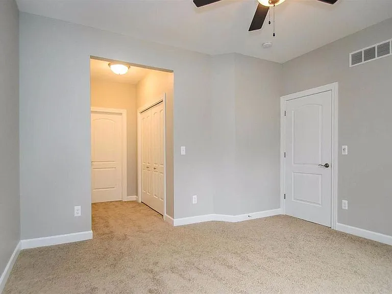 108 E Henry St #809 — Photo 9