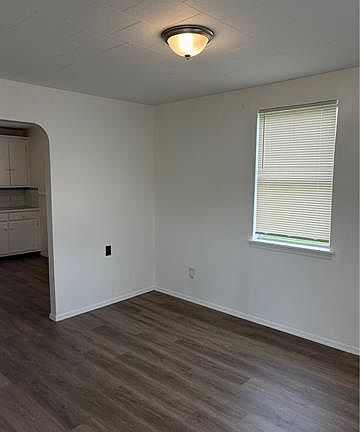 2nd image of 638 Avenue A #F