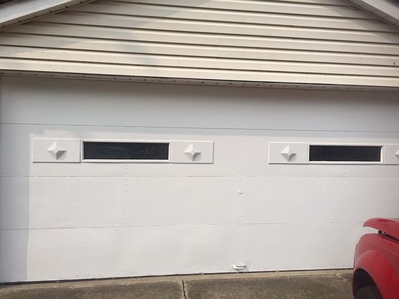 5th image of 130 E 213th St