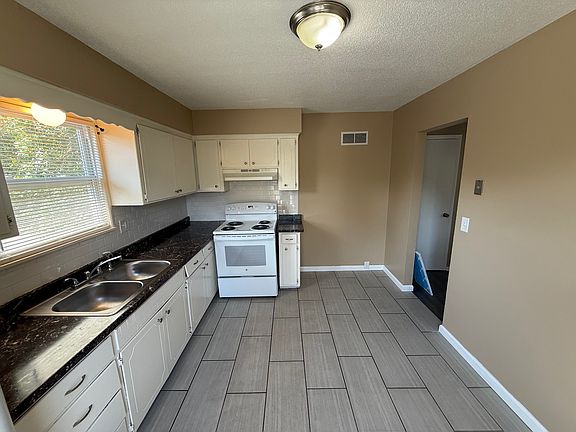 5th image of 8422 Sterling Ave