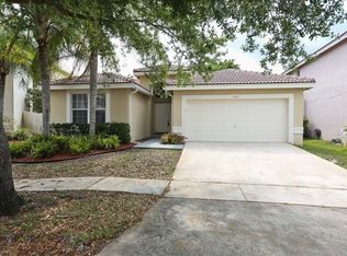 2842 SW 182nd Ave, Hollywood, FL 33029