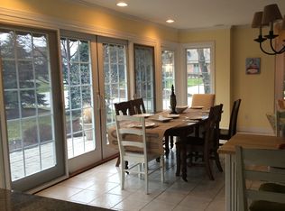 1167 Cobridge Dr, Rochester Hills, MI 48306