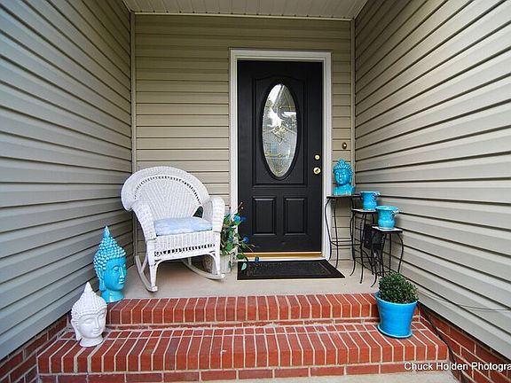 Front Entrance
						:
						Lovely Front Entryway