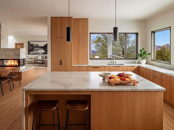 4th image of 7855 Spring Dr