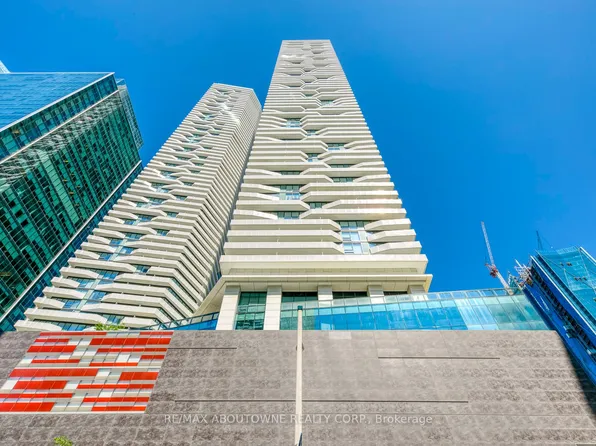 88 Harbour St, Toronto, ON