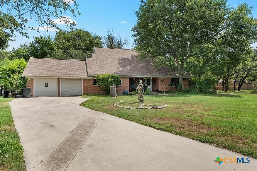 1st image of 108 Oakmont Cir