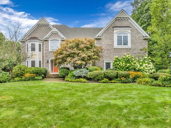 10 Bowker Rd, Hopkinton, MA 01748