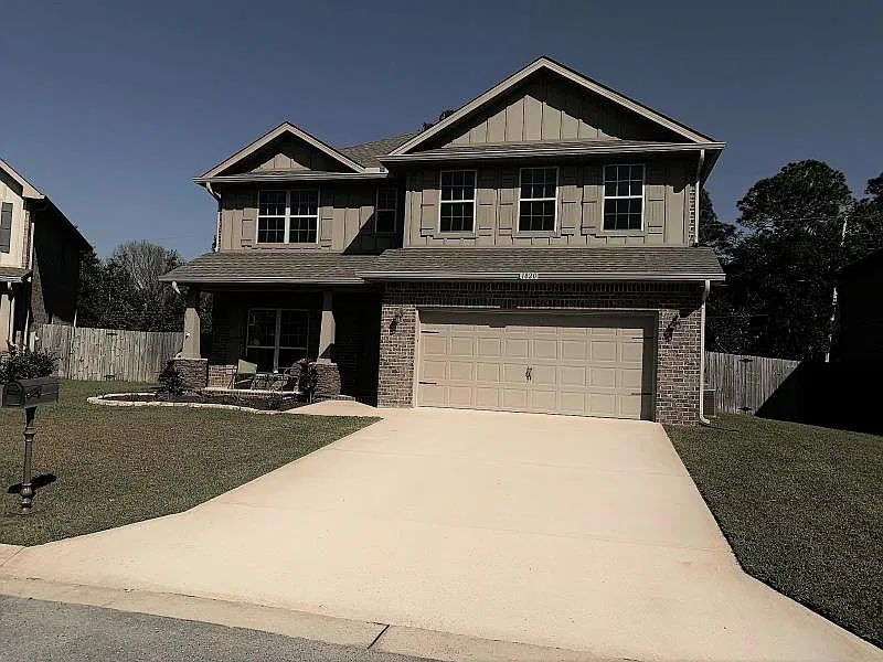 4 bed, 3.5 bath, 2459 sqft, $2,550 — Photo 1