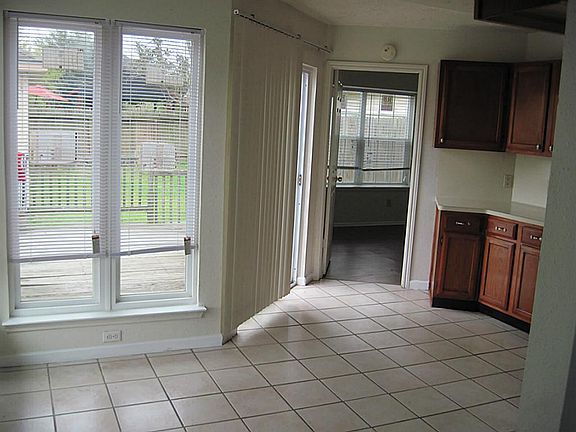 4th image of 17503 Waverly Grove Dr