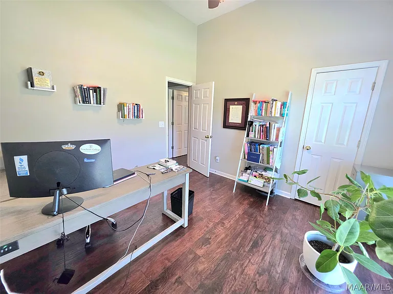 607 Forest Trl — Photo 29