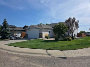 209 N 5th Ave SW, Redcliff, AB T0J2P2