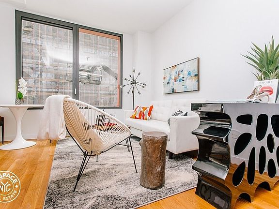 4th image of 123 Melrose St APT 837