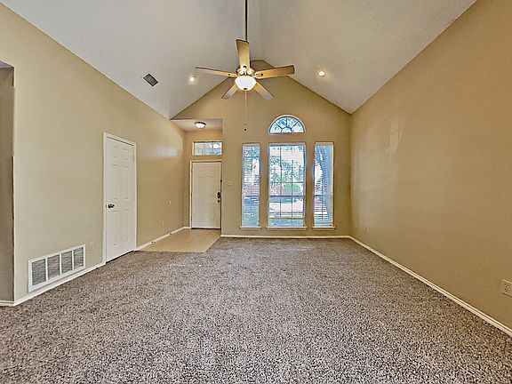 4th image of 6913 Tremont Ln