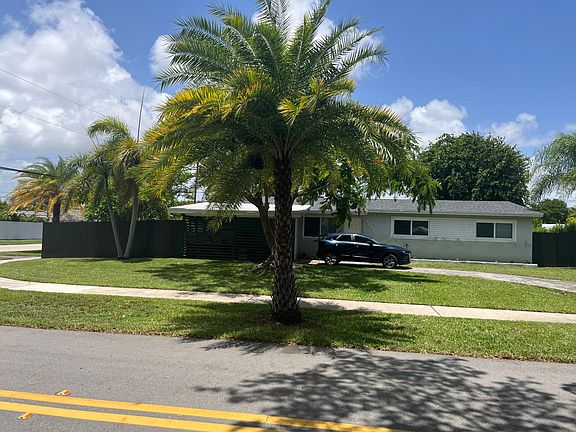 2nd image of 9601 Bahama Dr