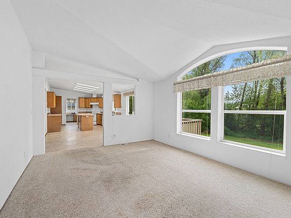 4th image of 1684 Stanley Loop Rd