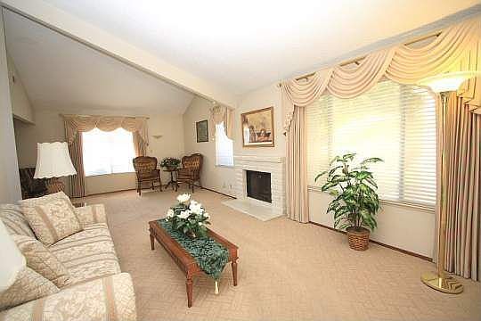 4th image of 2371 Lincoln Village Dr