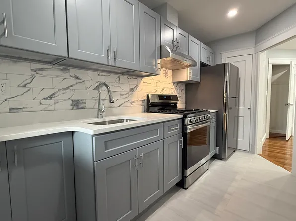 55 Armory St APT 3, Quincy, MA 02169