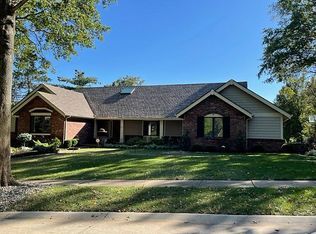 13478 Ladue Farm Rd, Saint Louis, MO 63141