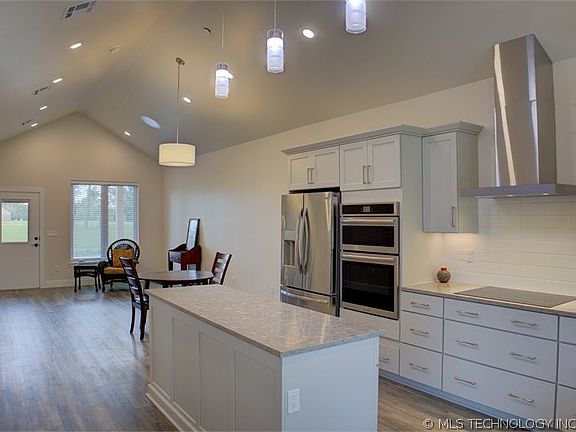 4th image of 7141 S Quincy Ave #19