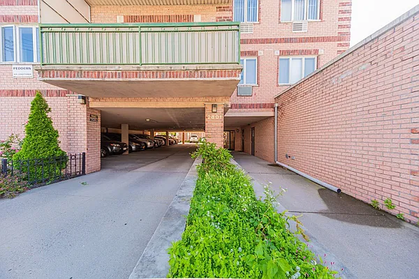 Sold by Maximillion Realty, Inc. | media 34