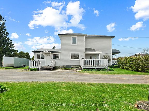 5th image of 662 Lacroix Rd