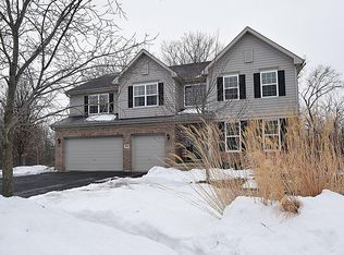 878 Forest Glen Ct, Bartlett, IL 60103