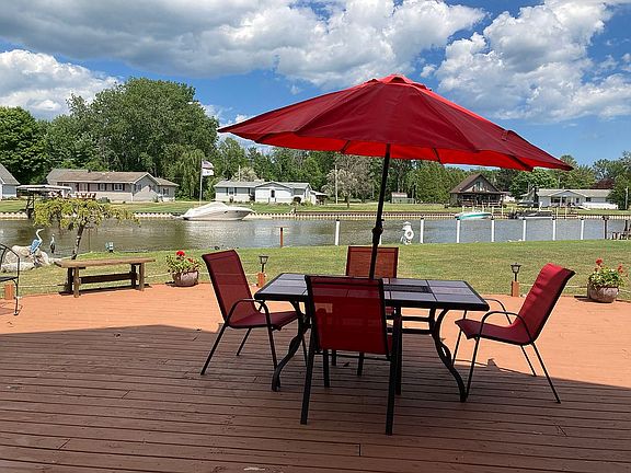 4th image of 705 S Augres River Dr