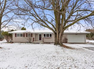 1202 N Green Grove Rd, Appleton, WI 54911