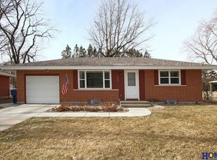 1205 Sycamore Dr, Lincoln, NE 68510