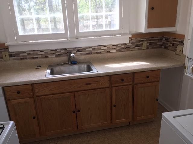 1st image of 3569 Cowden Ave