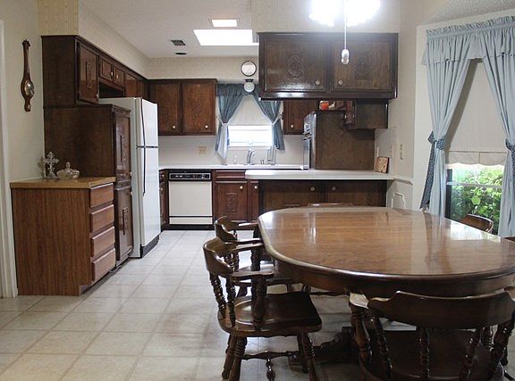 4th image of 3510 Hyde Park Ave