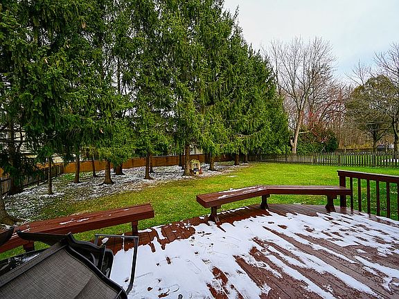 5th image of 6423 Woodhawk Dr