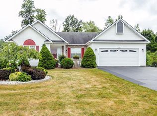 39 Barkwood Ln, Spencerport, NY 14559