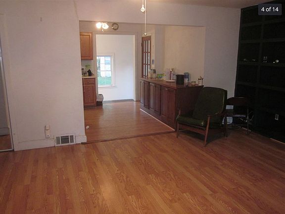 4th image of 54 Clarkson Ave