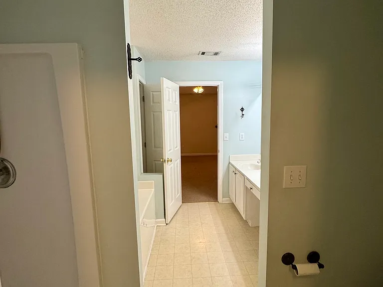 1840 Arborwood Dr — Photo 12