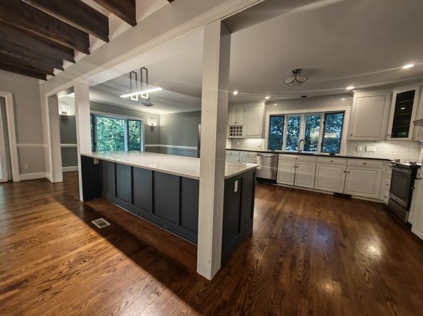 3211 Wallingford Ln