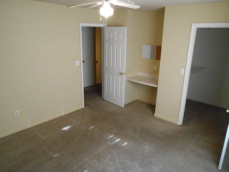 1909 E Bellevue Way — Photo 9