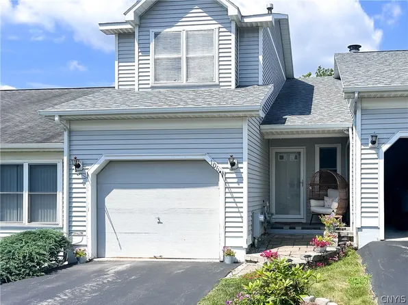 106 Timber Wolf Cir, Syracuse, NY 13209