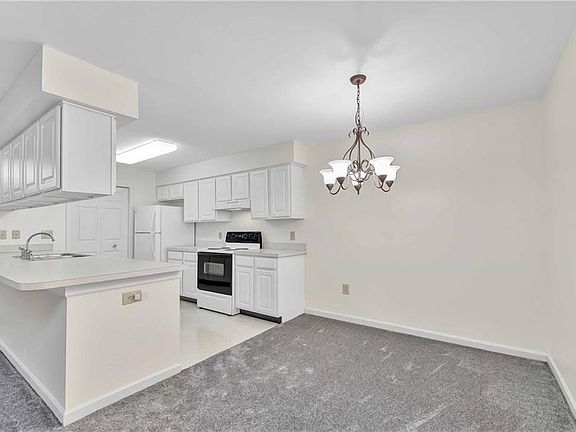 3rd image of 22560 Lenox Dr