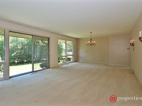 Living Room / Dining Room