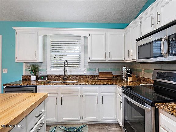 3rd image of 14250 BLUFFTON Court
