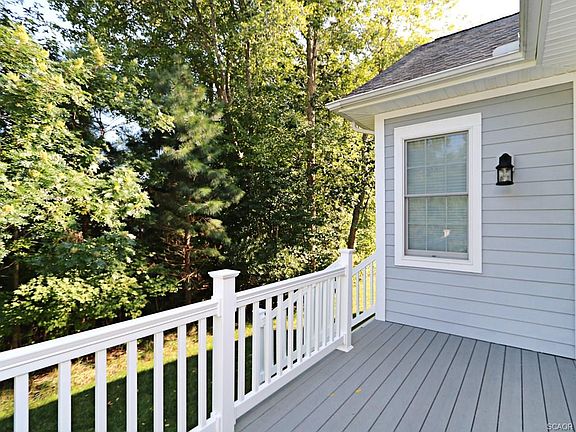 3rd image of 31467 Forsythia Dr