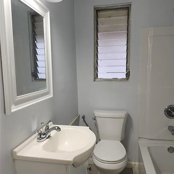 421 NW 10th Ave — Photo 5