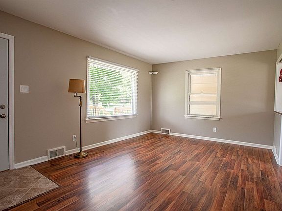 5th image of 5119 Forest Ave