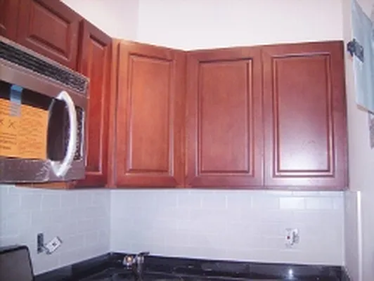 Rented by Perry Associates NYC Inc | media 28