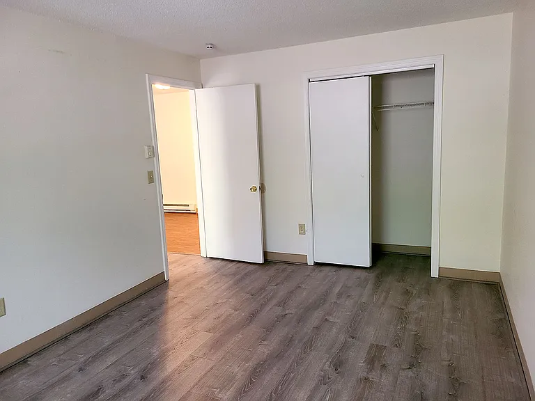Timber Lake Apartments — Photo 32