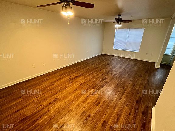 3rd image of 2031-3 W Hawthorne Dr