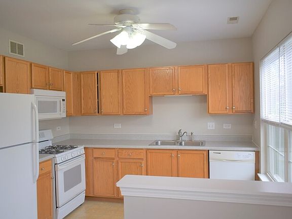 3rd image of 1233 N Split Oak Cir