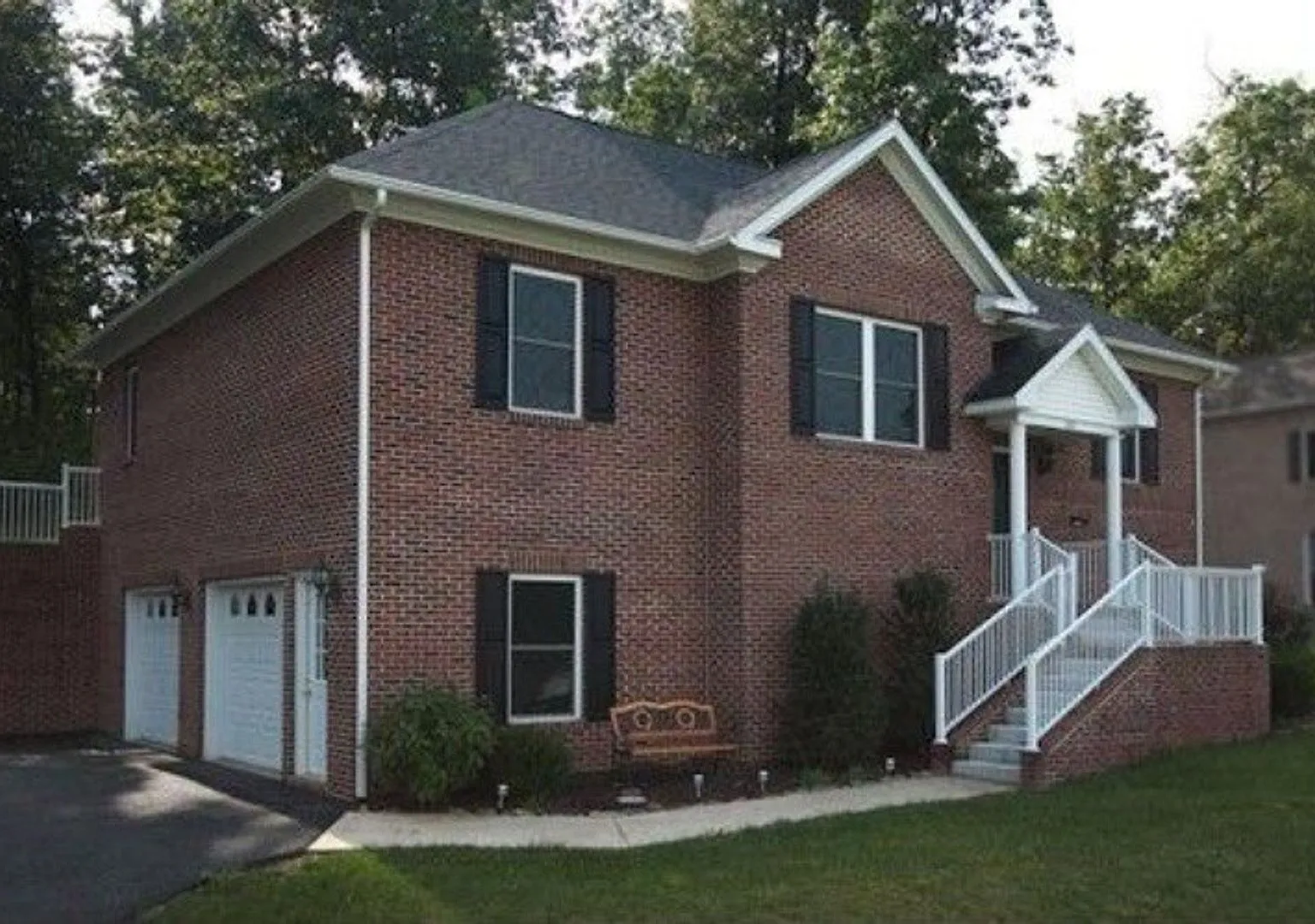 Brick Single Family Home in Battlefield Estates — Photo 1