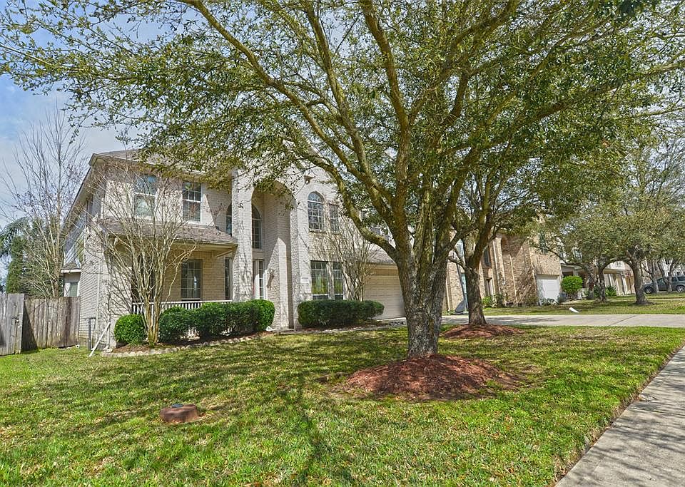 1st image of 722 Almond Pointe